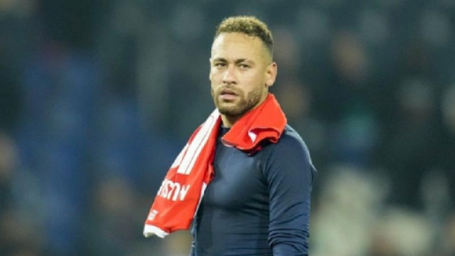 Manchester United aurait entamé les discussions pour recruter Neymar au mercato estival (Screenshoot Twitter @NeymarFr_)