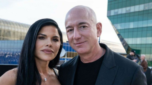 Jeff Bezos et Lauren Sanchez (Screenshoot Twitter @20Minutes)