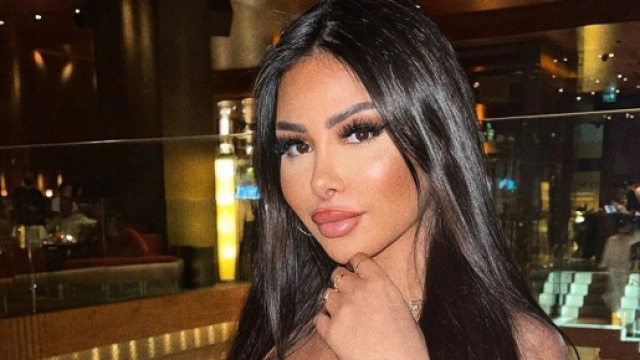 Maeva Ghennam s'en prend à Booba suite à son opération esthétique ratée. (Screenshot Instagram @Maeva.ghennam)