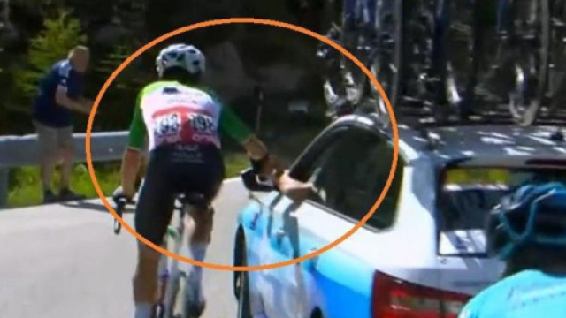 Ciclismo, Filippo Zana e il rifornimento incriminato al Giro d'Italia.