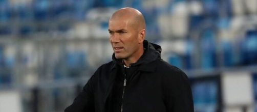Zidane sur le banc de l'OM (capture Twitter @sports.fr)