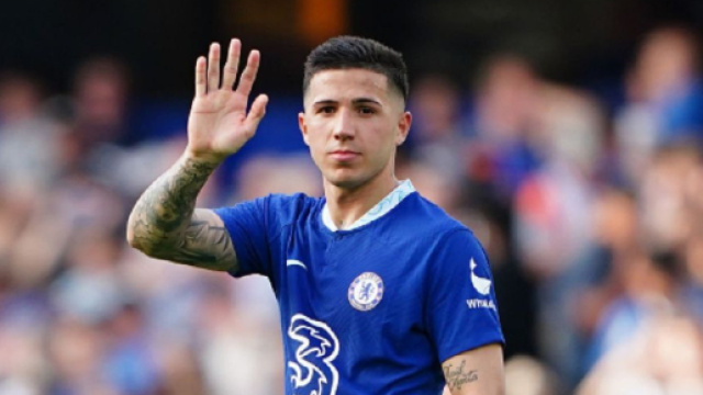 Fin de saison de PL, les clubs anglais entre les joies du succès et les souffrances de la chute. Capture Twitter @ChelseaFCFRA