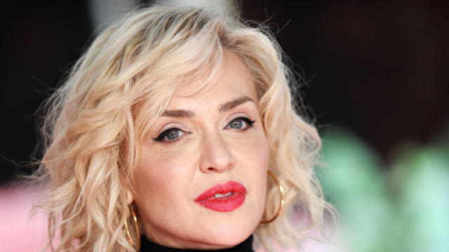 Paola Barale rivela: 'Ho interrotto una gravidanza, non mi sono mai pentita'.