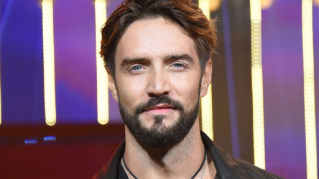 Alex Belli commenta la rottura tra Oriana e Daniele: 'Bisogna farci una risata sopra'.