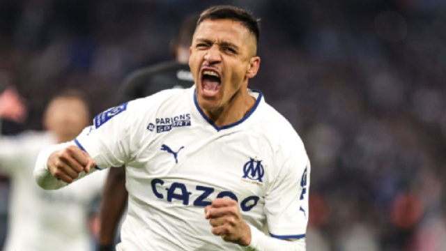 Alexis Sanchez intéresse de nombreux clubs anglais, dont Arsenal FC (Screenshot Twitter @ActuFoot_)