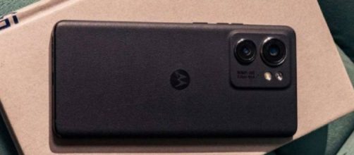 Motorola a présenté officiellement l'Edge 40 (Screenshoot Twitter @gsmarena_com)