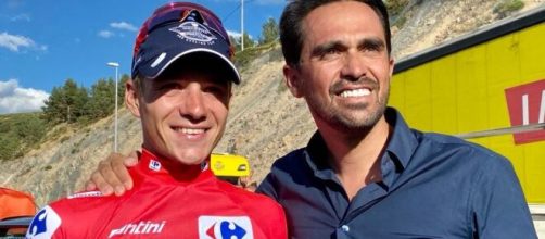 Remco Evenepoel, favorito del Giro d'Italia, e l'ex campione Alberto Contador.