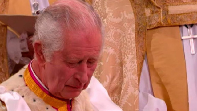 Carlo III durante il giuramento (© The Royal Family)