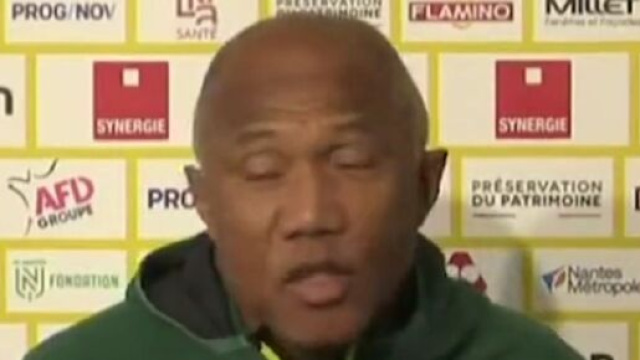 le coach du FC Nantes Antoine Kombouar&eacute; (capture Twitter Actu Foot)