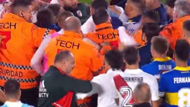 Le Superclasico a tenu ses promesses avec un dénouement dans les dernières secondes, non sans tensions. (screen twitter @DiarioOle)