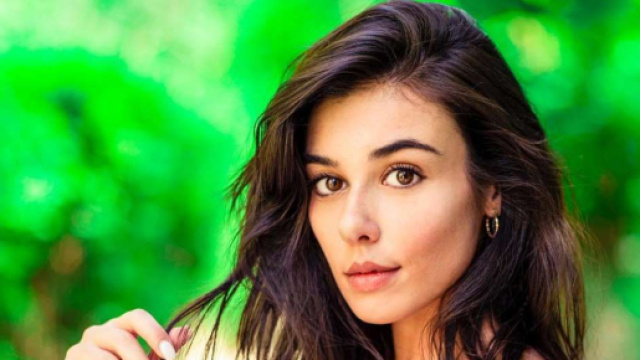 Un posto al sole, Rossella (Giorgia Gianetiempo).