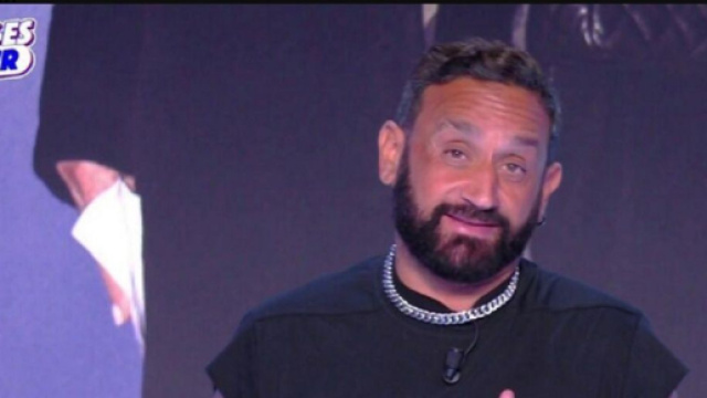 Cyril Hanouna sur le plateau de TPMP (Screenshoot Twitter @TeleLoisirs)