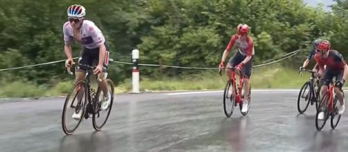 Ciclismo, Remco Evenepoel sulla salita di Villars sur Ollon.