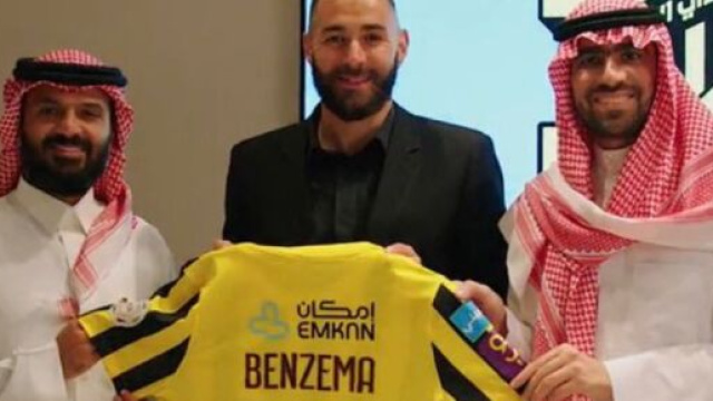 Karim Benzema nouveau joueur d'Al-Ittihad en Arabie saoudite. (screenshot Twitter - @SportsZone_)