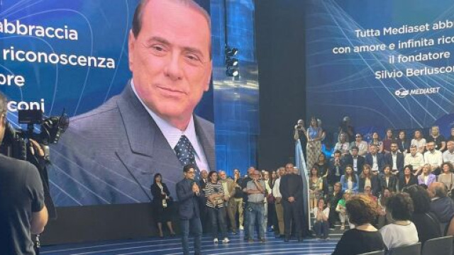 Mediaset, l'omaggio di Pier Silvio ai dipendenti.