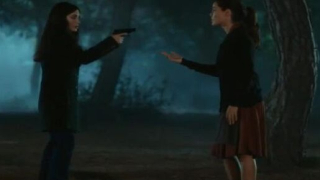 Terra amara, trame al 25/06: Mujgan si finge Akkaya e dà appuntamento a Zuleyha nei boschi.