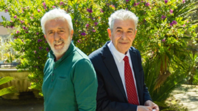 Un posto al sole, spoiler 26-27 giugno: Renato ha un malore dopo qualche sregolatezza al Vulcano.