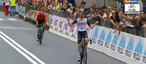 Ciclismo, Marc Hirschi vince il Giro dell'Appennino