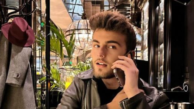 Simon Castaldi revient sur sa sanction et s'en prend par la même occasion à Booba. Screenshot Instagram @simoncastaldi