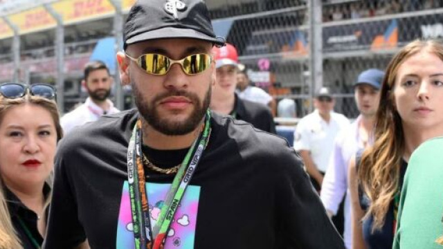 Neymar pas encore certain de rester au PSG. (screenshot Twitter - @OffTrack_FR)