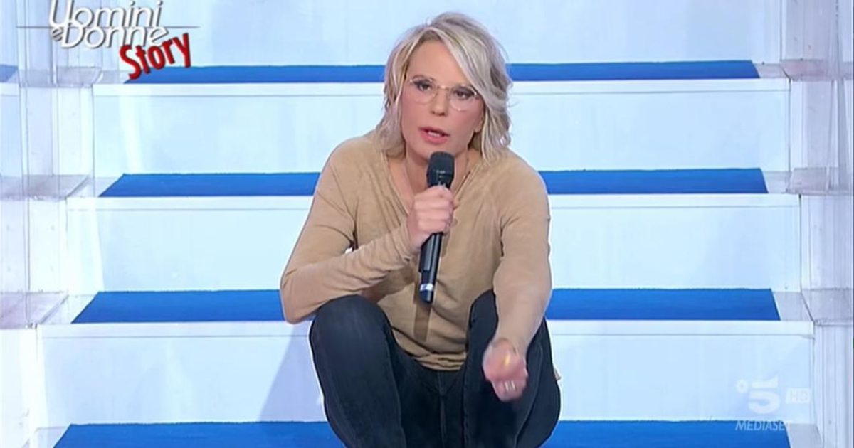 Uomini e donne 2023/2024, quando inizia la nuova edizione Maria riparte già a fine agosto Uomini e donne 2023/2024, quando inizia la nuova edizione Maria riparte già a fine agosto