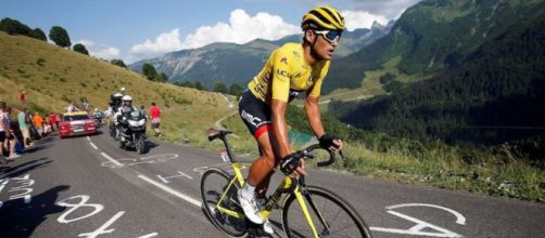Greg Van Avermaet in maglia gialla al Tour de France.
