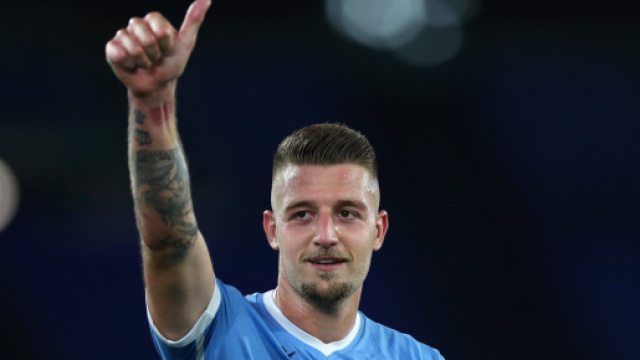 In foto Milinkovic-Savic, centrocampista della Lazio.
