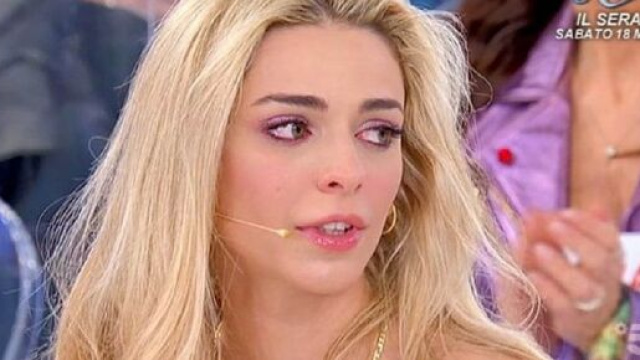 U&D, Carola sbotta con i fan che vorrebbero sapere i motivi dell'addio con Nicotera.