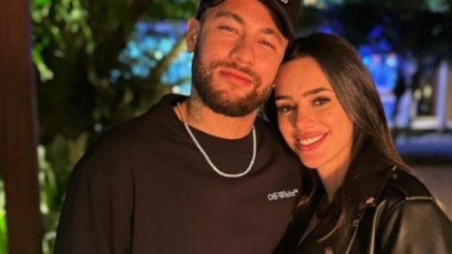 Neymar et Bruna Biancardi (Screenshoot Twitter @le_Parisien_PSG)