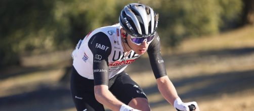 Ciclismo, Tadej Pogačar è tornato ad allenarsi dopo l'incidente della Liegi.