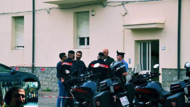 Nella foto piccola, in basso a sinistra, Pasquale Serra. Nella foto grande gli inquirenti fuori dalla palazzina di via della Libert&agrave;.