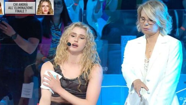 Amici 22, Isobel diventa conduttrice.