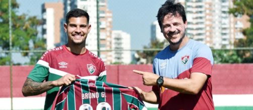 Bruno posa ao lado de Diniz (Mailson Santana/Fluminense FC)