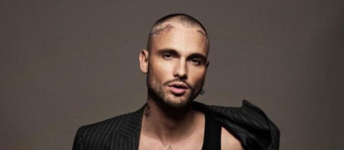 Bastos éliminé de Love Island, son tatouage pourrait en être la cause. Screenshot Instagram @bastoswithlove