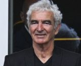 Raymond Domenech de nouveau en couple (capture Twitter @sports_fr)