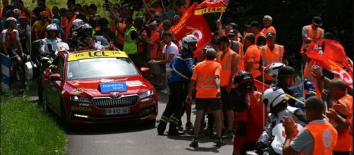 Ciclismo, il Critérium del Delfinato bloccato da una protesta.