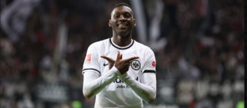 Kolo Muani aimerait poursuivre sa carrière en Premier League (Screenshoot Twitter @pubitysport)