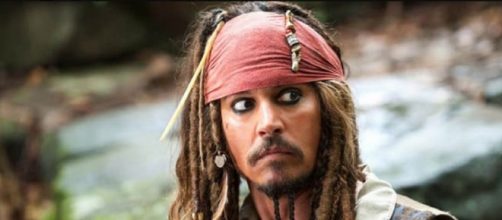 Johnny Depp dans "Pirates des Caraïbes" (Screenshoot Twitter @BFMTV_People)