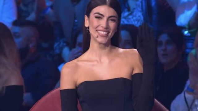 Giulia Salemi e Donnamaria, rumor: 'Lui ha provato a salutarla senza essere ricambiato'.