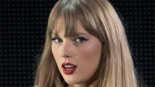 Taylor Swift est en tournée musicale (Screenshot Twitter @PopBase)