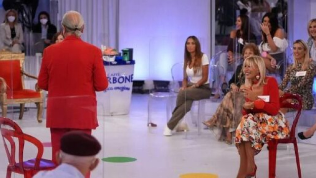 Nuovi palinsesti Mediaset settembre: Uomini e donne non raddoppia, Terra Amara prosegue.