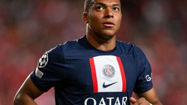 Kylian Mbappé annoncé proche du Real Madrid. (screenshot Twitter - @StatsKMbappe)