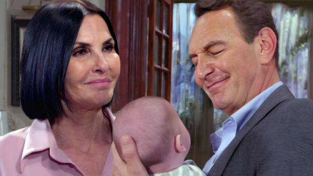 Un posto al sole, anticipazioni 20/7: Marina pensa che Roberto non sia il padre di Tommaso.