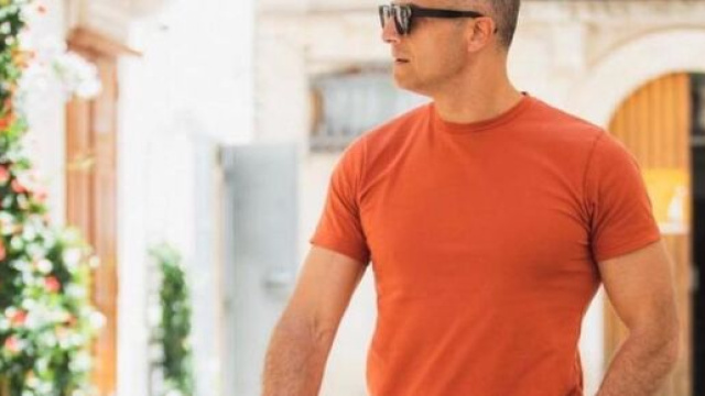 Uomini e donne, Riccardo tace sulla nuova fiamma