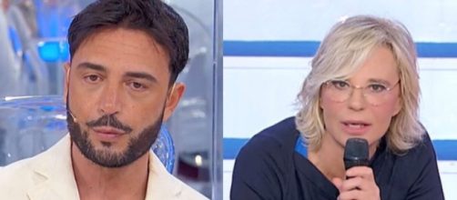 U&D, segnalazione su Armando: 'Esce da un mese con una persona, a settembre dirà che non è andata'.