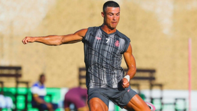 De retour avec Al-Nassr, Cristiano Ronaldo a joué 48 minutes avant de se montrer bavard aux micros d'après-match. (@topskillsportuk)