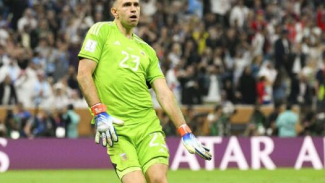 Martinez avait déstabilisé certains tireurs lors du Mondial 2022 au Qatar. (screenshot Twitter - @BeSoccerFR)