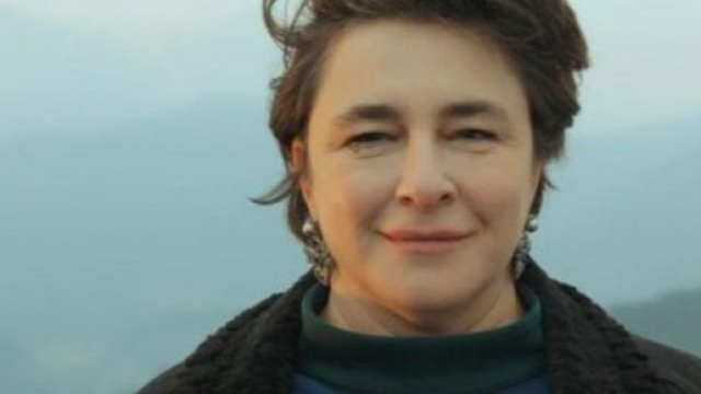 Terra amara, Feklei caccia Behice da casa sua.