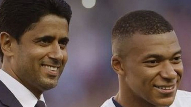 Nasser Al-Khelaïfi et Kylian Mbappé (capture Twitter @ActuFoot_)