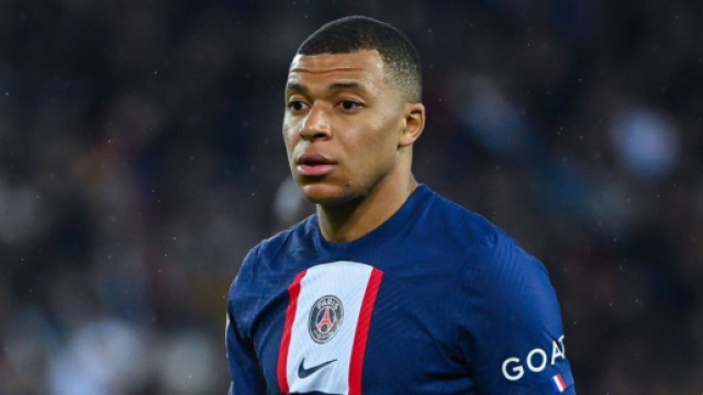 Si le vestiaire pourrait s'agacer autour du dossier Mbappé, celui-ci pourrait toucher à sa fin avec les offres dont d'Al-Hilal. (@FabrizioRomano)